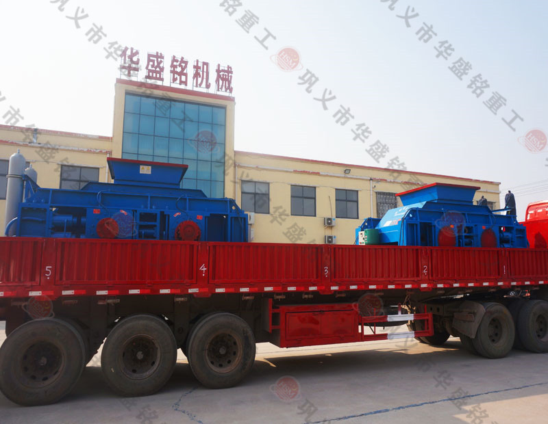 時產150噸對輥破碎機兩臺發(fā)往河北現場